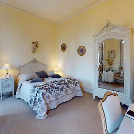 Chateau De Beaucamp - Castel Des Anges Bed & Breakfast 4*